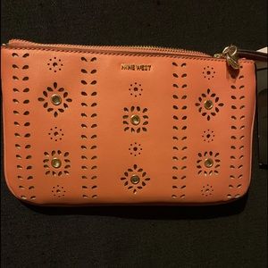 Nine West perfect & beautiful wristlet 🤩